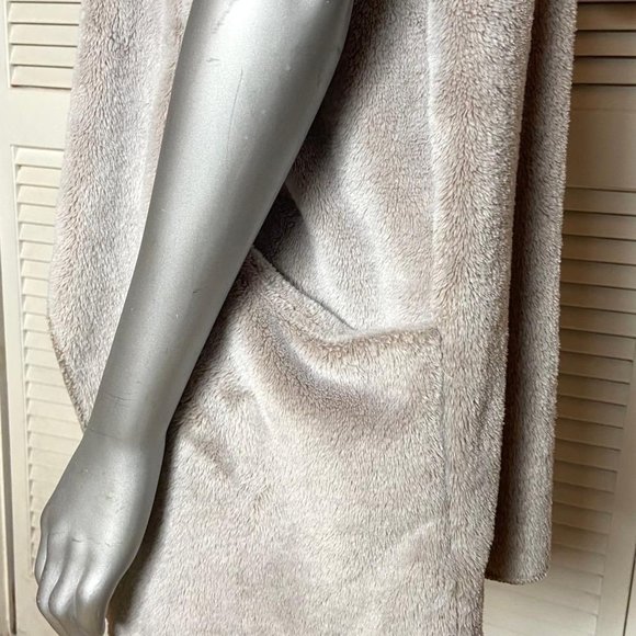 BIT & BRIDLE Light Gray Draped Faux Fur Hooded Fleece Open Sleeveless Vest M - Picture 6 of 9